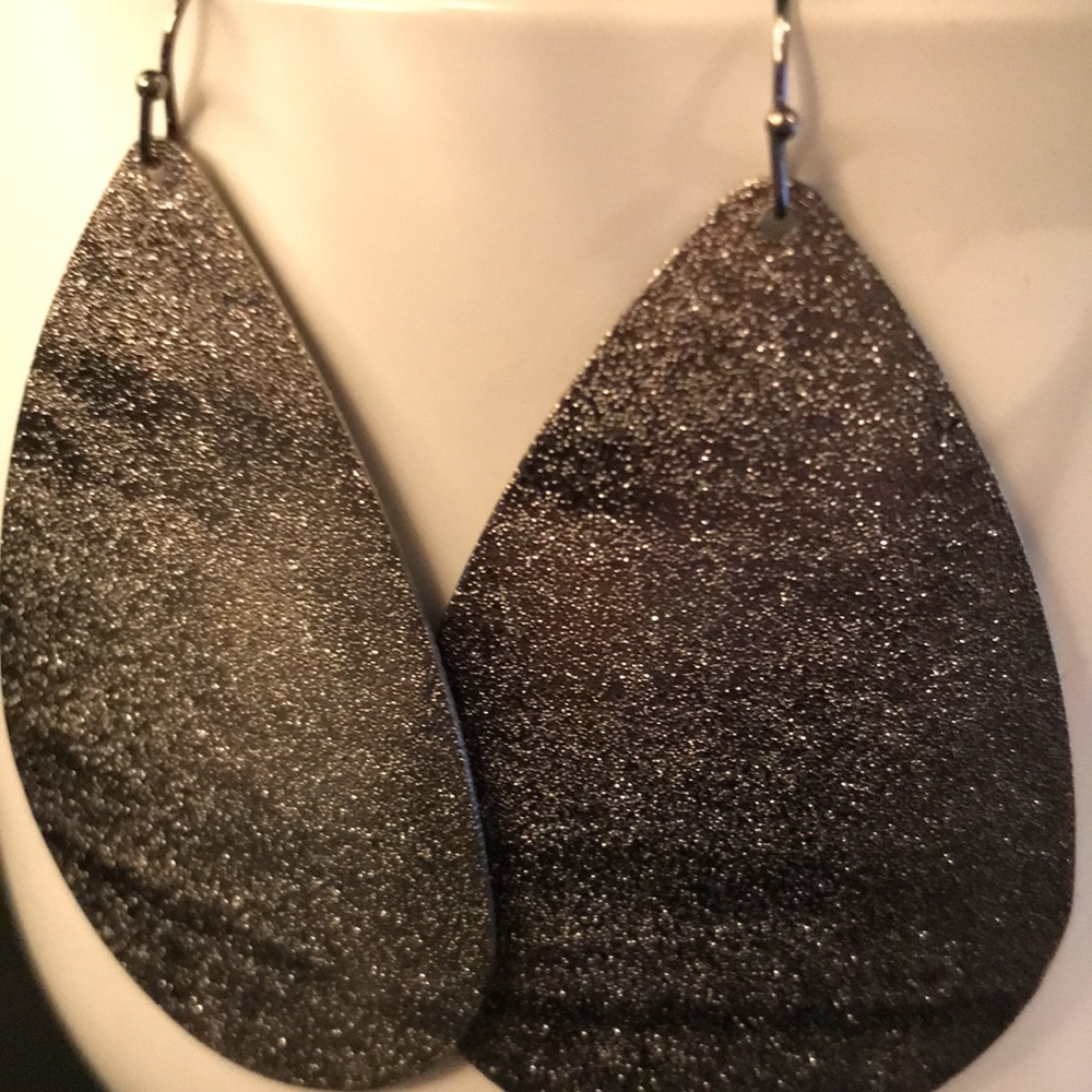 Atelier Sona Earrings - Picture 2 of 5